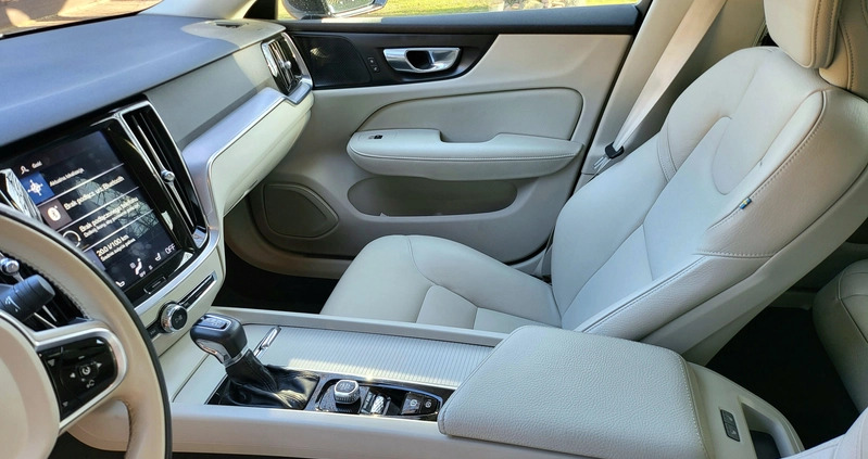 Volvo V60 cena 36900 przebieg: 156000, rok produkcji 2011 z Wolbórz małe 436